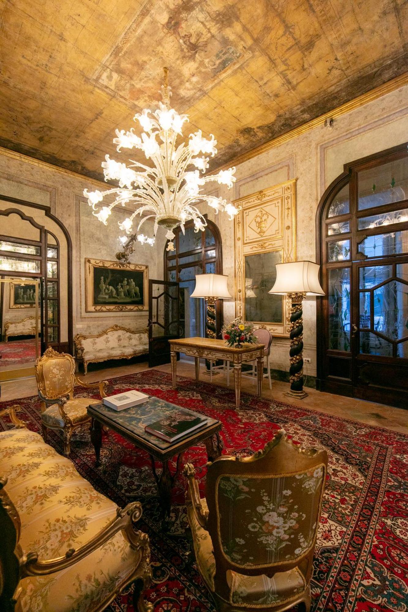 Hotel Palazzo Doria Napoli Esterno foto