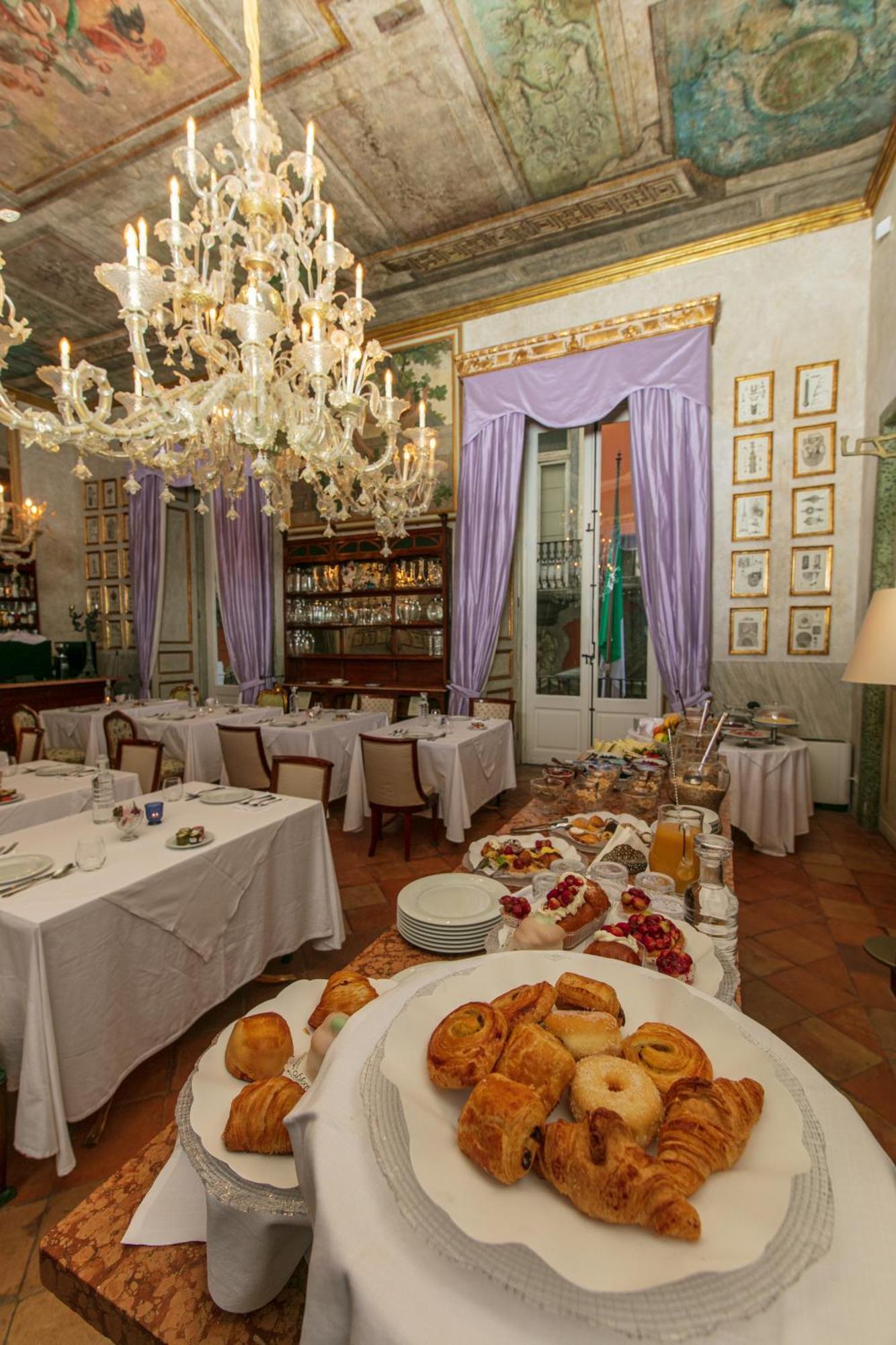Hotel Palazzo Doria Napoli Esterno foto