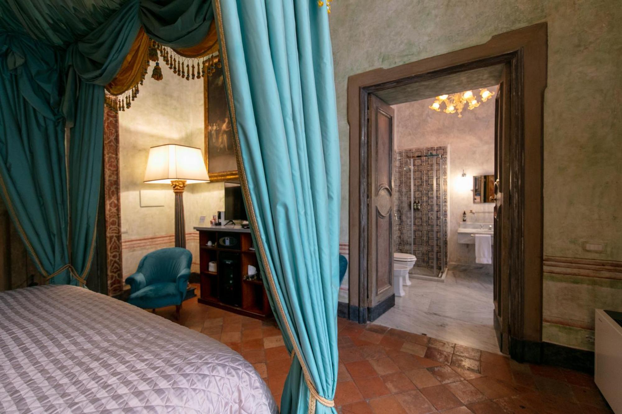 Hotel Palazzo Doria Napoli Esterno foto